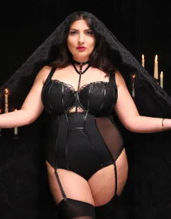 Body + Choker My Pleasure