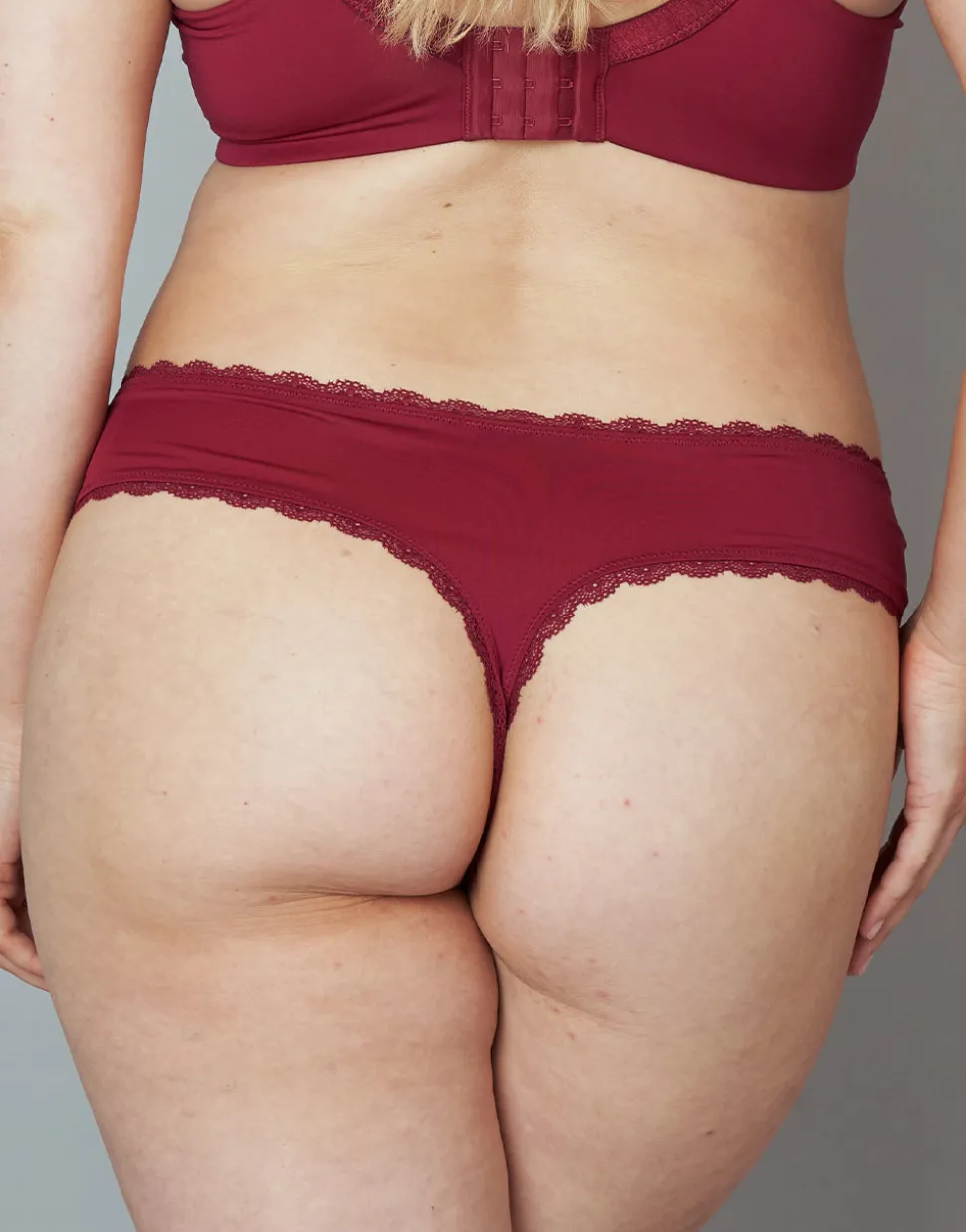 String Pure Basic bordeaux